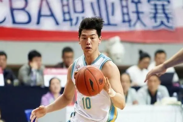 在cba打过球的nba球员_打过cba的明星_打过cba的nba球员