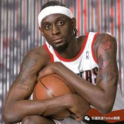 nba球员纹身手臂图片大全_nba现役球员纹身_nba球员身上纹家人