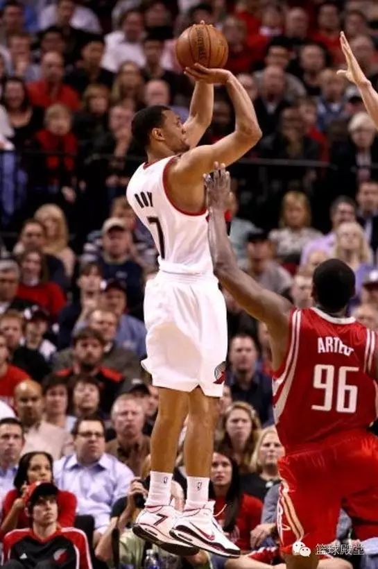 马刺麦迪集锦_nba麦迪在马刺的季后赛首轮上场视频_麦迪马刺季后赛数据